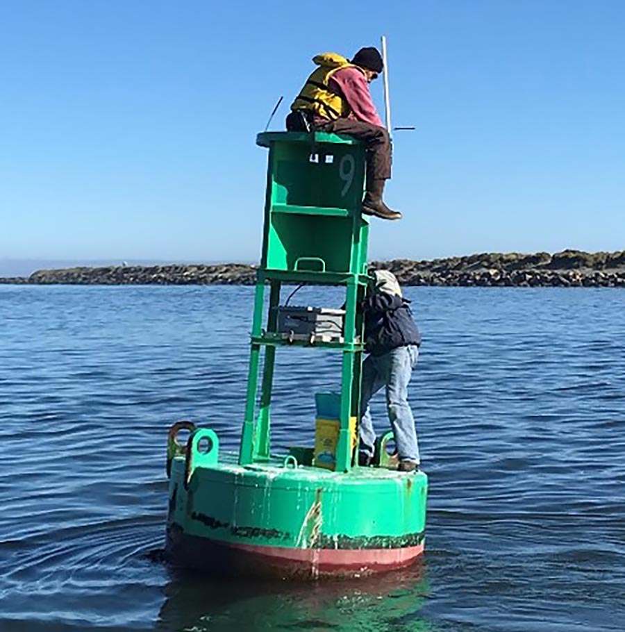 Jose Montoya (bottom), former PORTS technician, and Jacob Partida (top), former oceanography/math undergraduate student and PORT