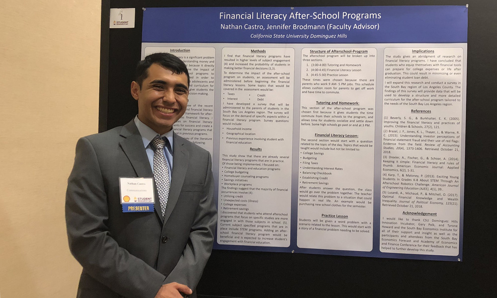 CSU Dominguez Hills student Nathan Castro presentign his research